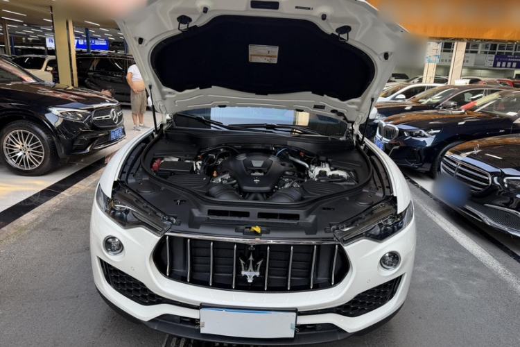 Used Maserati Levante 2019 3.0T Standard Version China VI Engine Bay