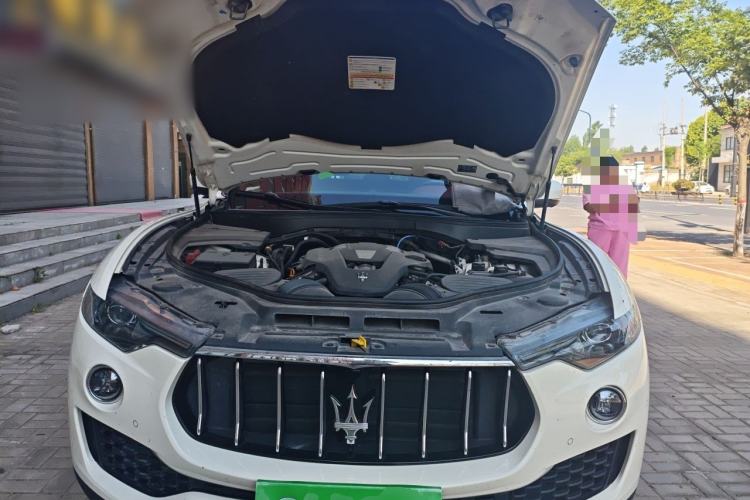 Used Maserati Levante 2019 3.0T Standard Version China VI Engine Bay