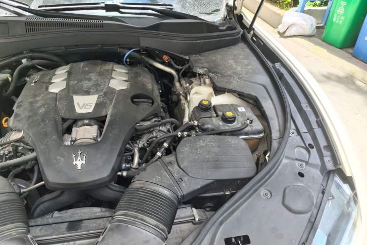 Used Maserati Levante 2019 3.0T Standard Version China V Emission Standard Engine Bay Left