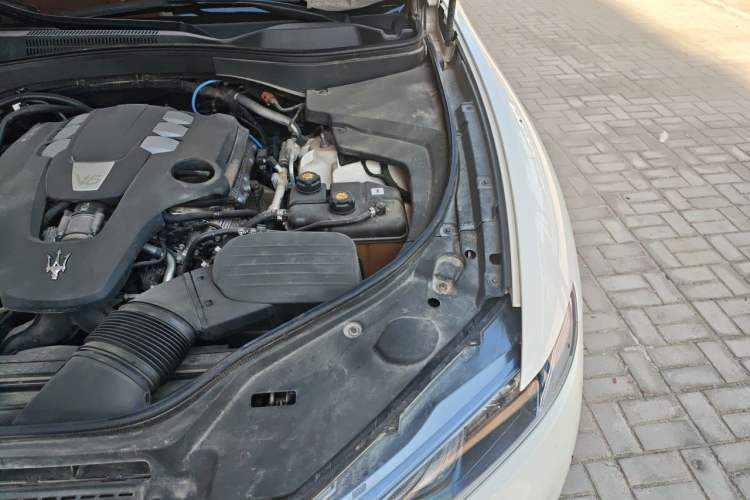 Used Maserati Levante 2019 3.0T Standard Version China VI Engine Bay Left
