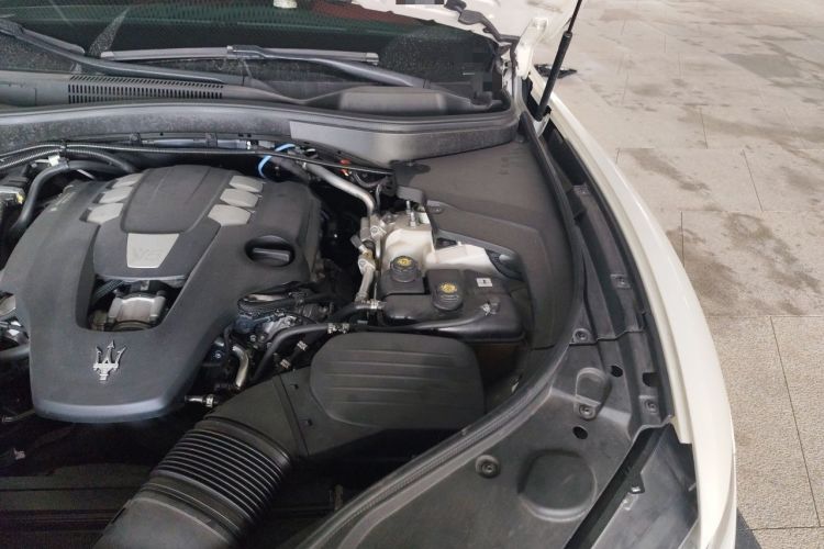 Used Maserati Levante 2019 3.0T Luxury Edition China VI Standard Engine Bay Left