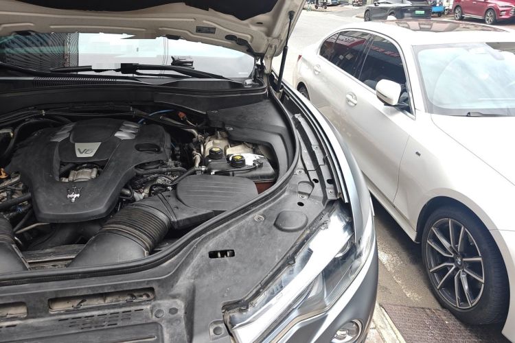 Used Maserati Levante 2019 3.0T Standard Version China VI Engine Bay Left
