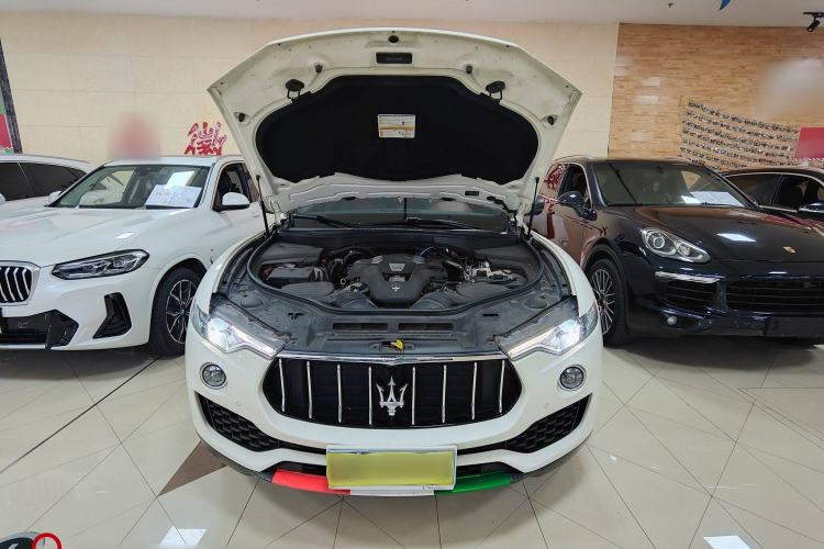 Used Maserati Levante 2019 3.0T Standard Version China VI Engine Bay