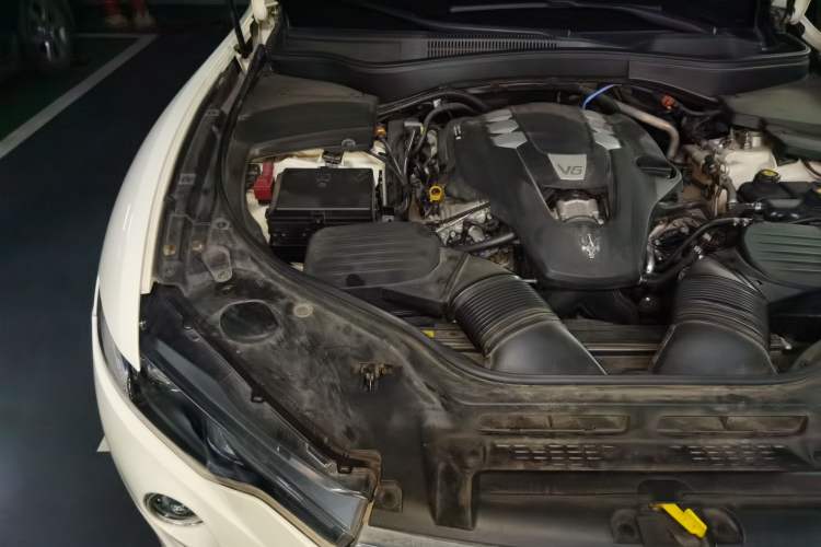 Used Maserati Levante 2019 3.0T Standard Version China VI Engine Bay Right