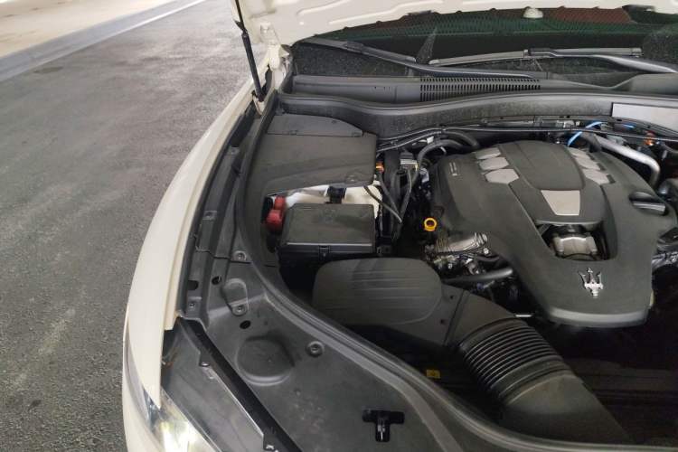 Used Maserati Levante 2019 3.0T Luxury Edition China VI Standard Engine Bay Right