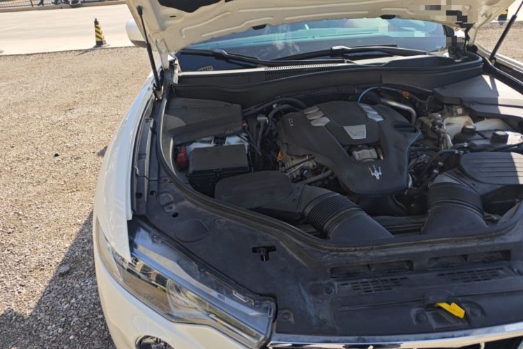Used Maserati Levante 2019 3.0T Standard Version China VI Engine Bay Right