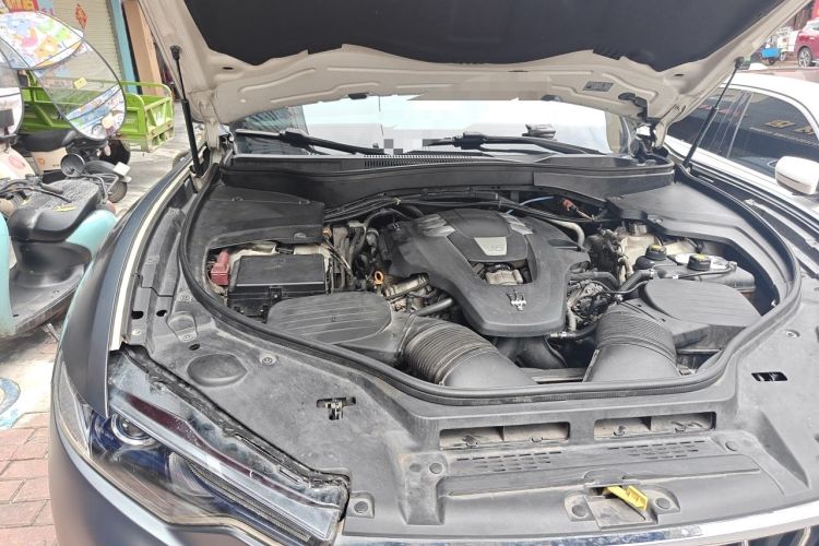 Used Maserati Levante 2019 3.0T Standard Version China VI Engine Bay Right
