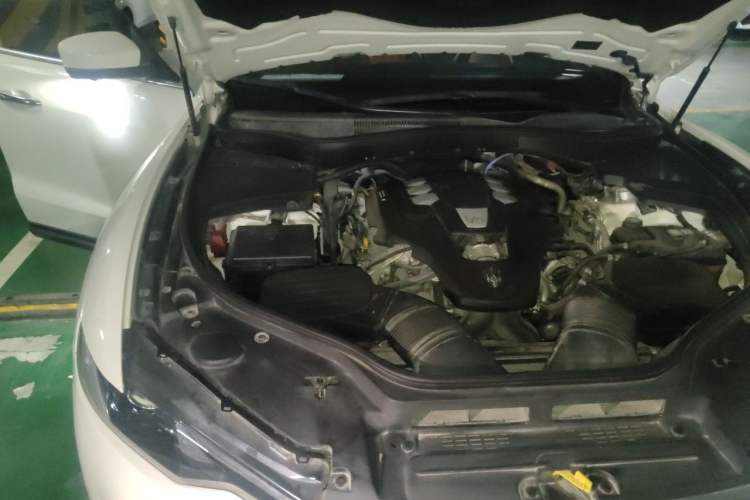Used Maserati Levante 2019 3.0T Standard Version China VI Engine Bay Right