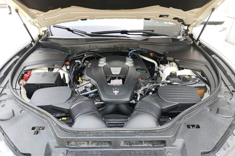 Used Maserati Levante 2019 3.0T Standard Version China VI Engine Bay