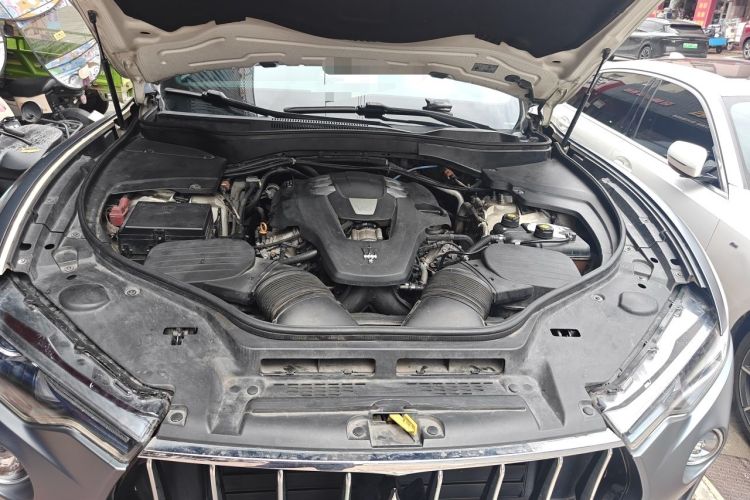 Used Maserati Levante 2019 3.0T Standard Version China VI Engine Bay