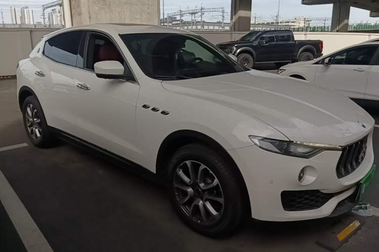 Used Maserati Levante 2019 3.0T Standard Version China V Emission Standard Front Right 45 Deg