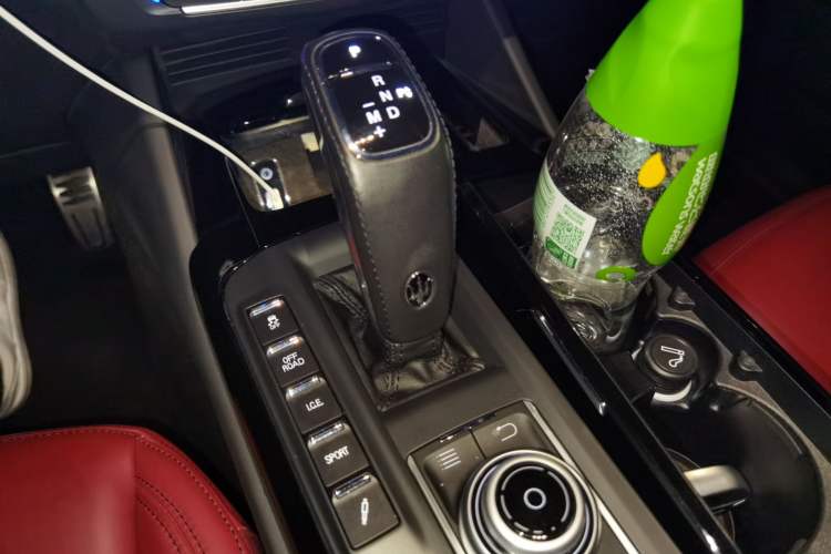 Used Maserati Levante 2019 3.0T Standard Version China VI Gear Lever