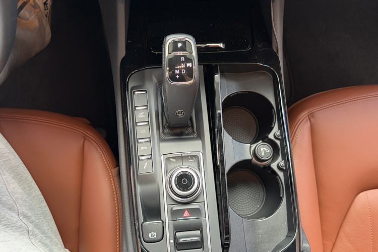 Used Maserati Levante 2019 3.0T Standard Version China VI Gear Lever