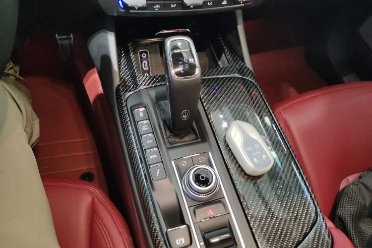 Used Maserati Levante 2019 3.0T Standard Version China VI Gear Lever