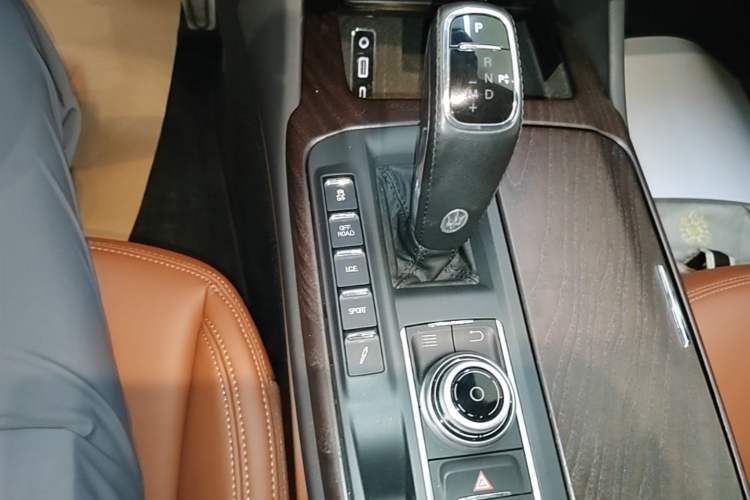 Used Maserati Levante 2019 3.0T Standard Version China V Emission Standard Gear Lever