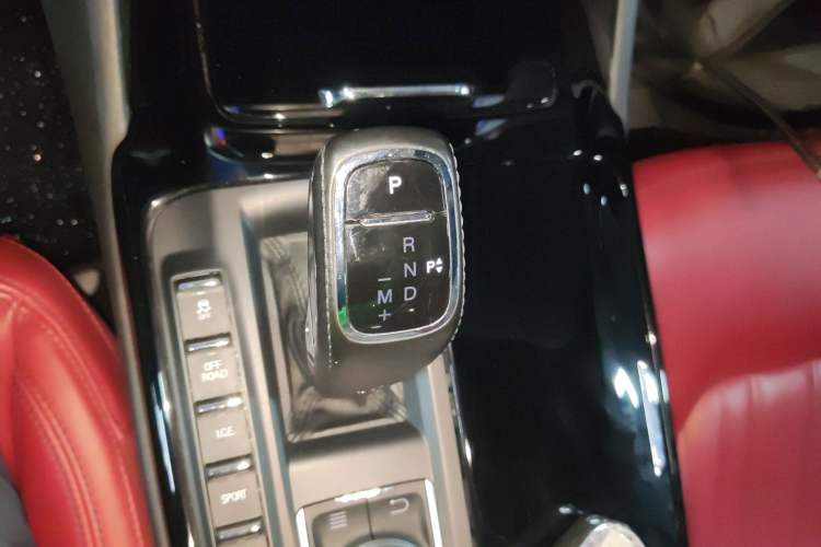 Used Maserati Levante 2019 3.0T Standard Version China VI Gear Lever