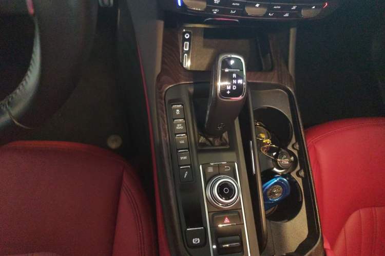 Used Maserati Levante 2019 3.0T Luxury Edition China VI Standard Gear Lever