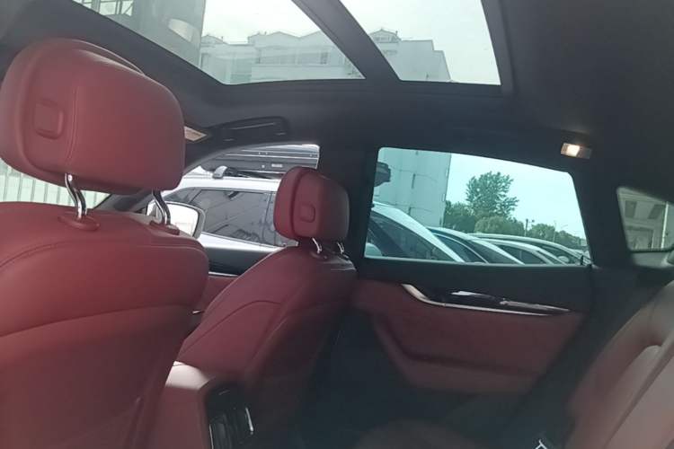 Used Maserati Levante 2019 3.0T Standard Version China V Emission Standard Headliner
