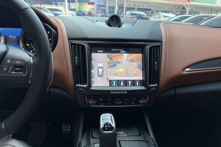 Used Maserati Levante 2019 3.0T Standard Version China VI Interior 11