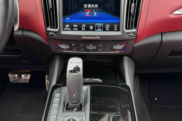 Used Maserati Levante 2019 3.0T Standard Version China V Emission Standard Interior 3