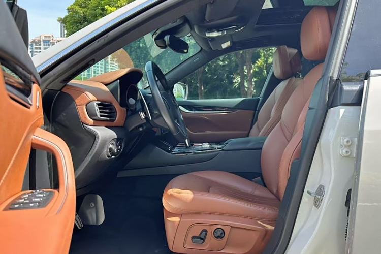 Used Maserati Levante 2019 3.0T Standard Version China VI Interior 4