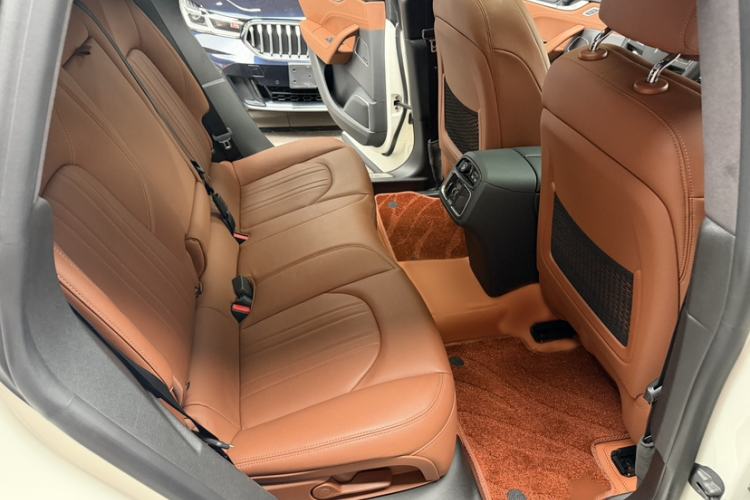 Used Maserati Levante 2019 3.0T Standard Version China VI Interior 6