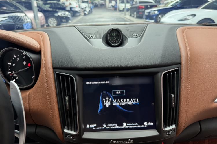 Used Maserati Levante 2019 3.0T Standard Version China VI Interior 8