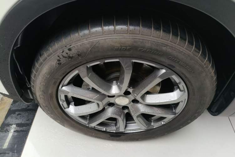 Used Maserati Levante 2019 3.0T Standard Version China VI Left Front Wheel Hub
