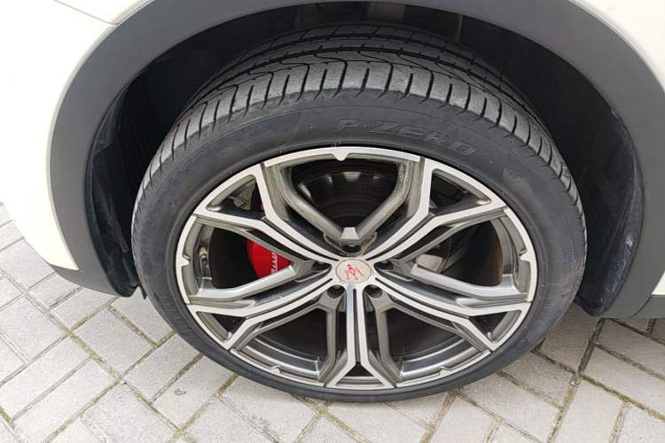 Used Maserati Levante 2019 3.0T Standard Version China VI Left Front Wheel Hub