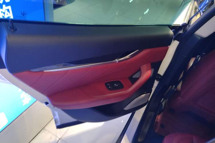 Used Maserati Levante 2019 3.0T Standard Version China VI Left Rear Door Interior