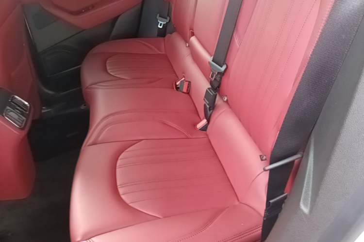 Used Maserati Levante 2019 3.0T Standard Version China V Emission Standard Left Rear Seat