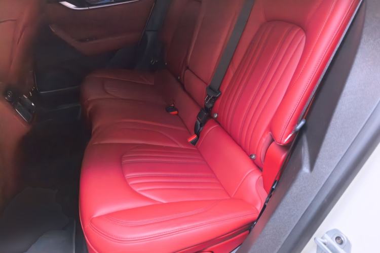 Used Maserati Levante 2019 3.0T Standard Version China V Emission Standard Left Rear Seat