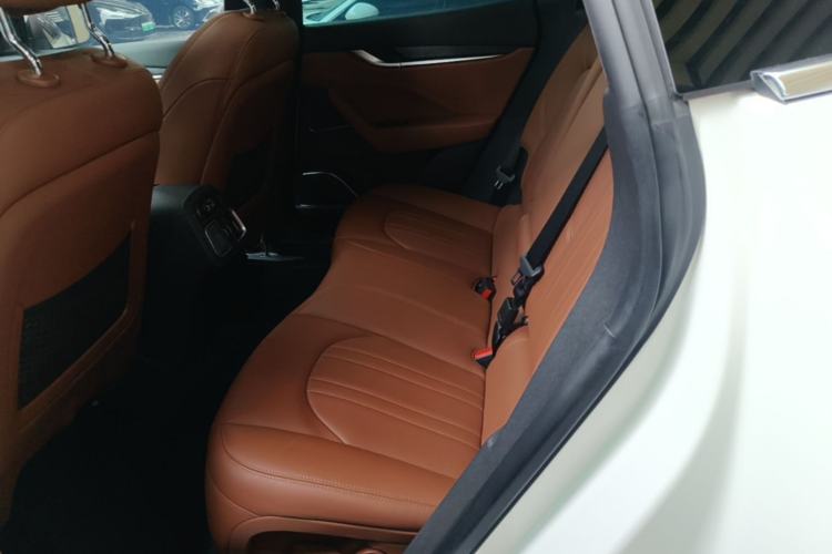 Used Maserati Levante 2019 3.0T Standard Version China VI Left Rear Seat