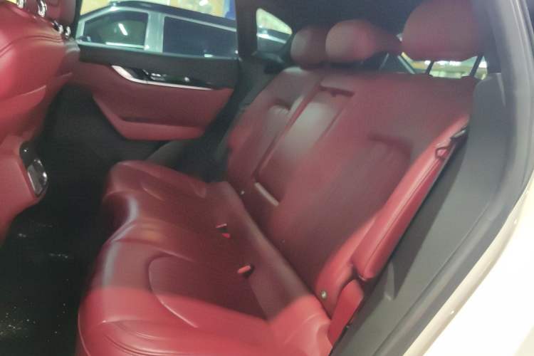 Used Maserati Levante 2019 3.0T Standard Version China VI Left Rear Seat