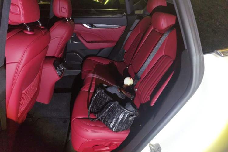 Used Maserati Levante 2019 3.0T Luxury Edition China VI Standard Left Rear Seat