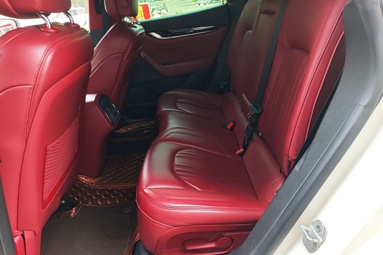 Used Maserati Levante 2019 3.0T Standard Version China VI Left Rear Seat