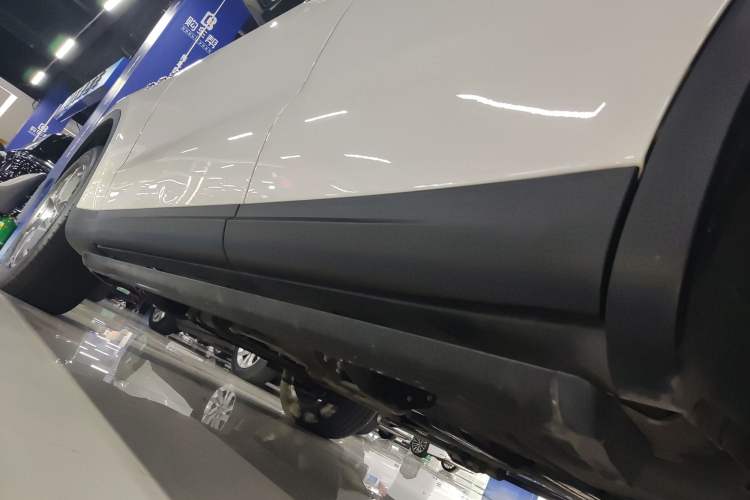 Used Maserati Levante 2019 3.0T Standard Version China VI Left Side Sill