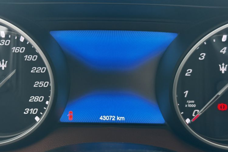 Used Maserati Levante 2019 3.0T Standard Version China VI Odometer Close Up
