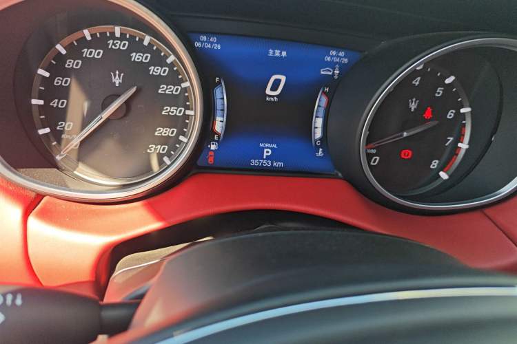 Used Maserati Levante 2019 3.0T Standard Version China VI Odometer Close Up