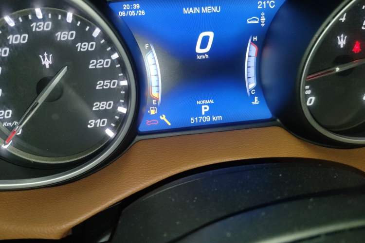 Used Maserati Levante 2019 3.0T Standard Version China VI Odometer Close Up