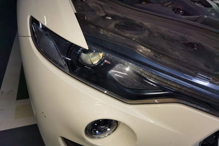 Used Maserati Levante 2019 3.0T Standard Version China VI Right Front Headlight