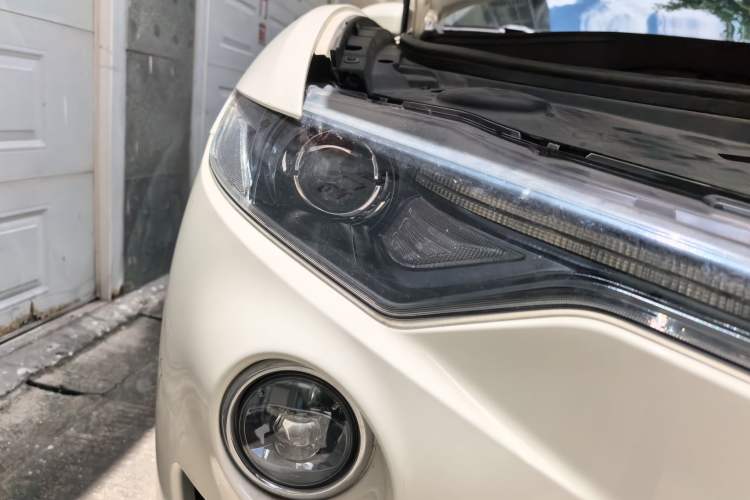 Used Maserati Levante 2019 3.0T Standard Version China V Emission Standard Right Front Headlight