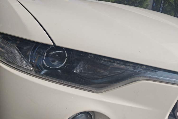 Used Maserati Levante 2019 3.0T Standard Version China V Emission Standard Right Front Headlight