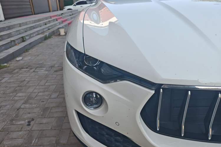 Used Maserati Levante 2019 3.0T Standard Version China VI Right Front Headlight