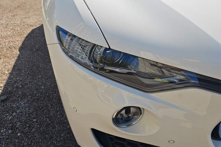 Used Maserati Levante 2019 3.0T Standard Version China VI Right Front Headlight