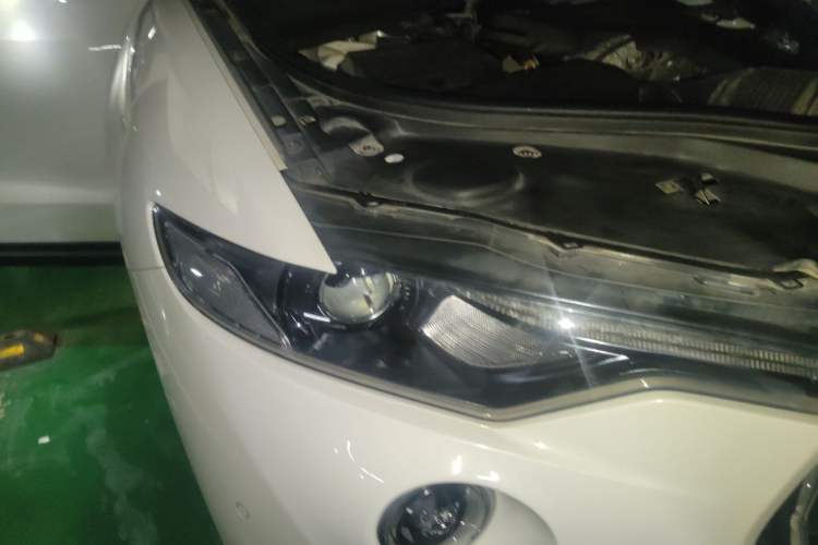 Used Maserati Levante 2019 3.0T Standard Version China VI Right Front Headlight