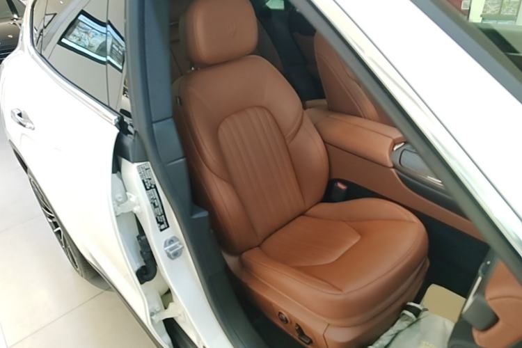 Used Maserati Levante 2019 3.0T Standard Version China V Emission Standard Right Front Seat
