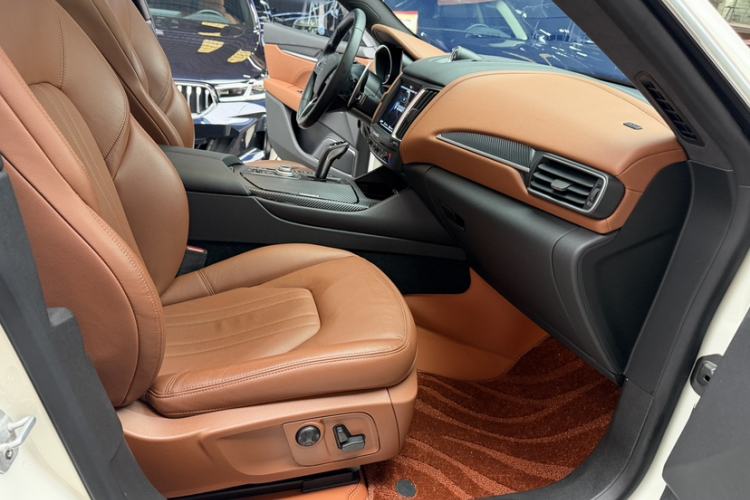 Used Maserati Levante 2019 3.0T Standard Version China VI Right Front Seat