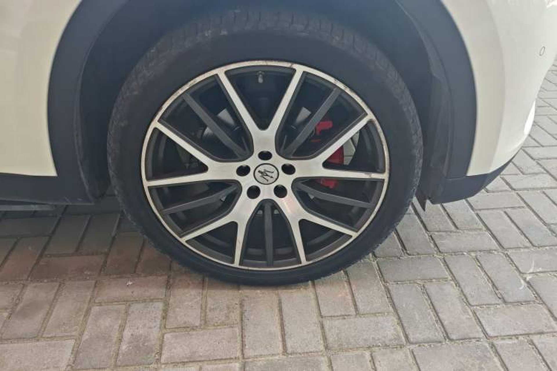 Used Maserati Levante 2019 3.0T Standard Version China VI Right Front Wheel Hub