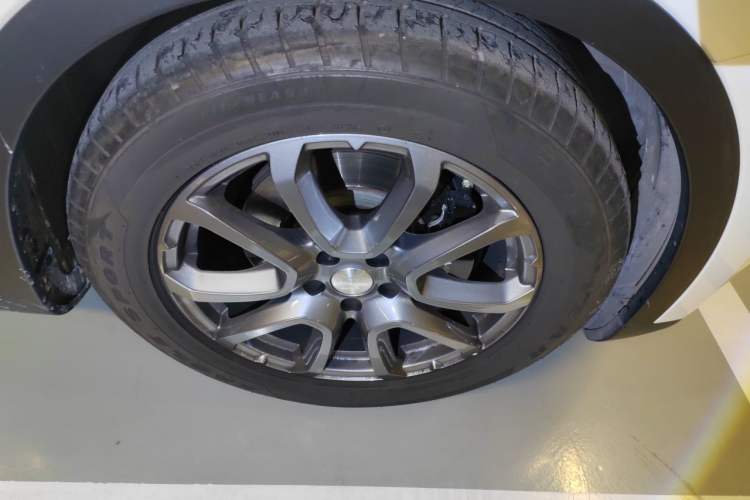 Used Maserati Levante 2019 3.0T Standard Version China VI Right Front Wheel Hub